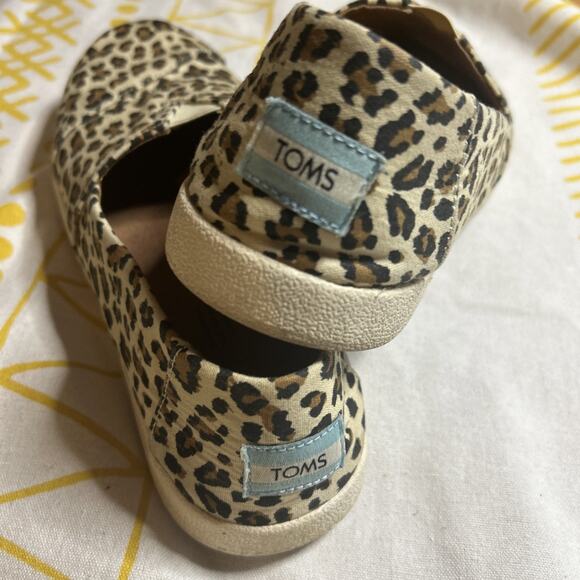 Toms Women's Slip-On Shoes Size 9 Cheetah Leopard Print Flats Casual Comfort - Picture 1 of 4